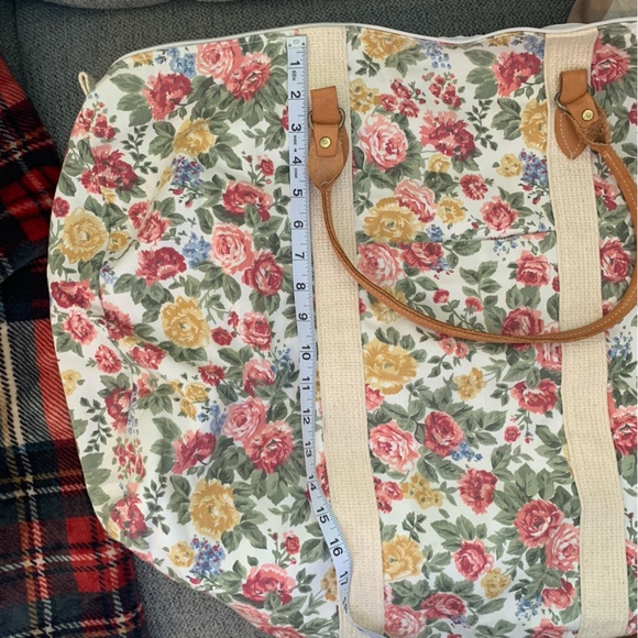 VINTAGE circa 1990 Victoria Secret Duffel Bag - Picture 6 of 8